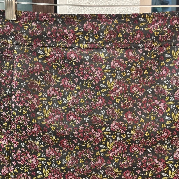 LOFT A-line Jacquard Mini Skirt - Black Floral Size 4 - Picture 3 of 8